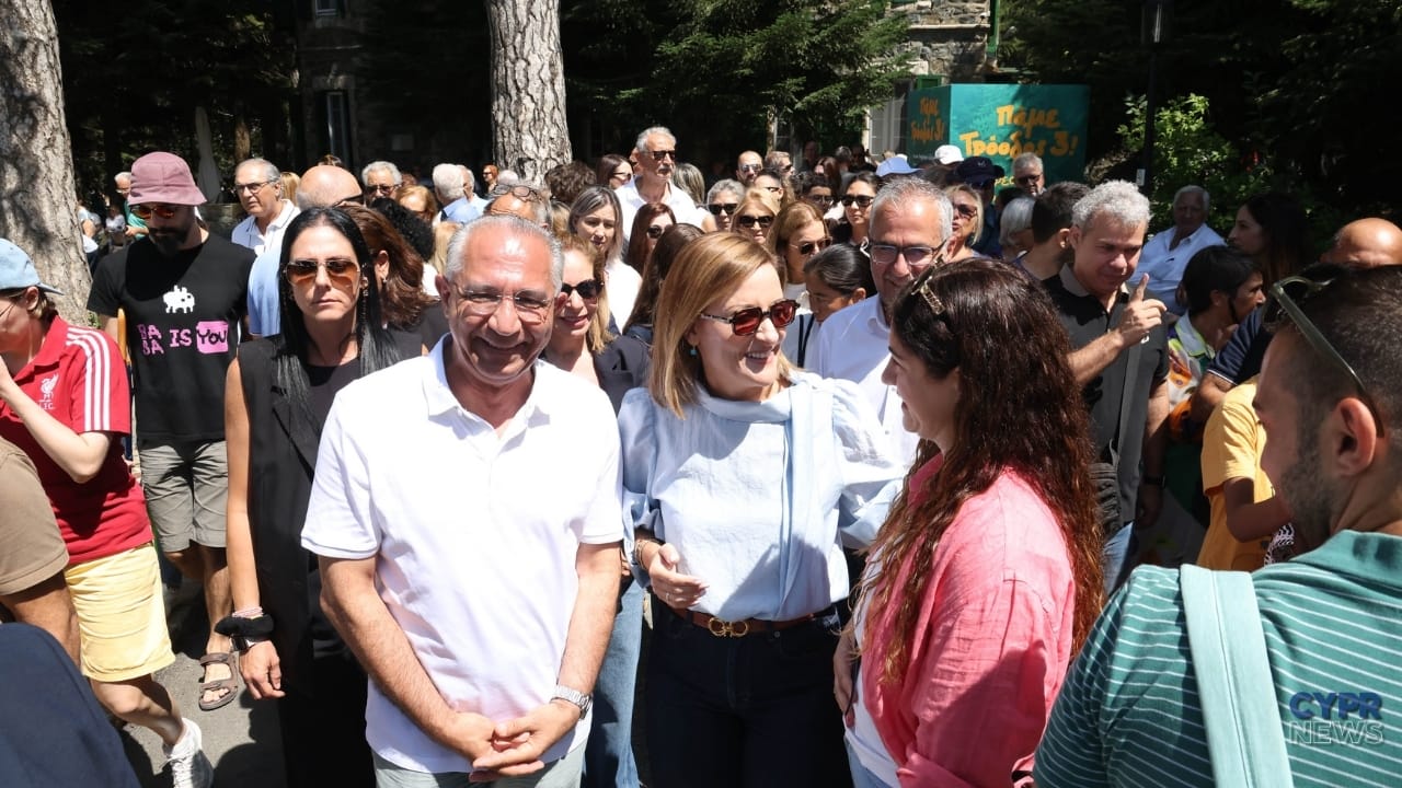Uczestnicy wydarzenia Pame Troodos 3 przy prezydenckiej rezydencji w Troodos